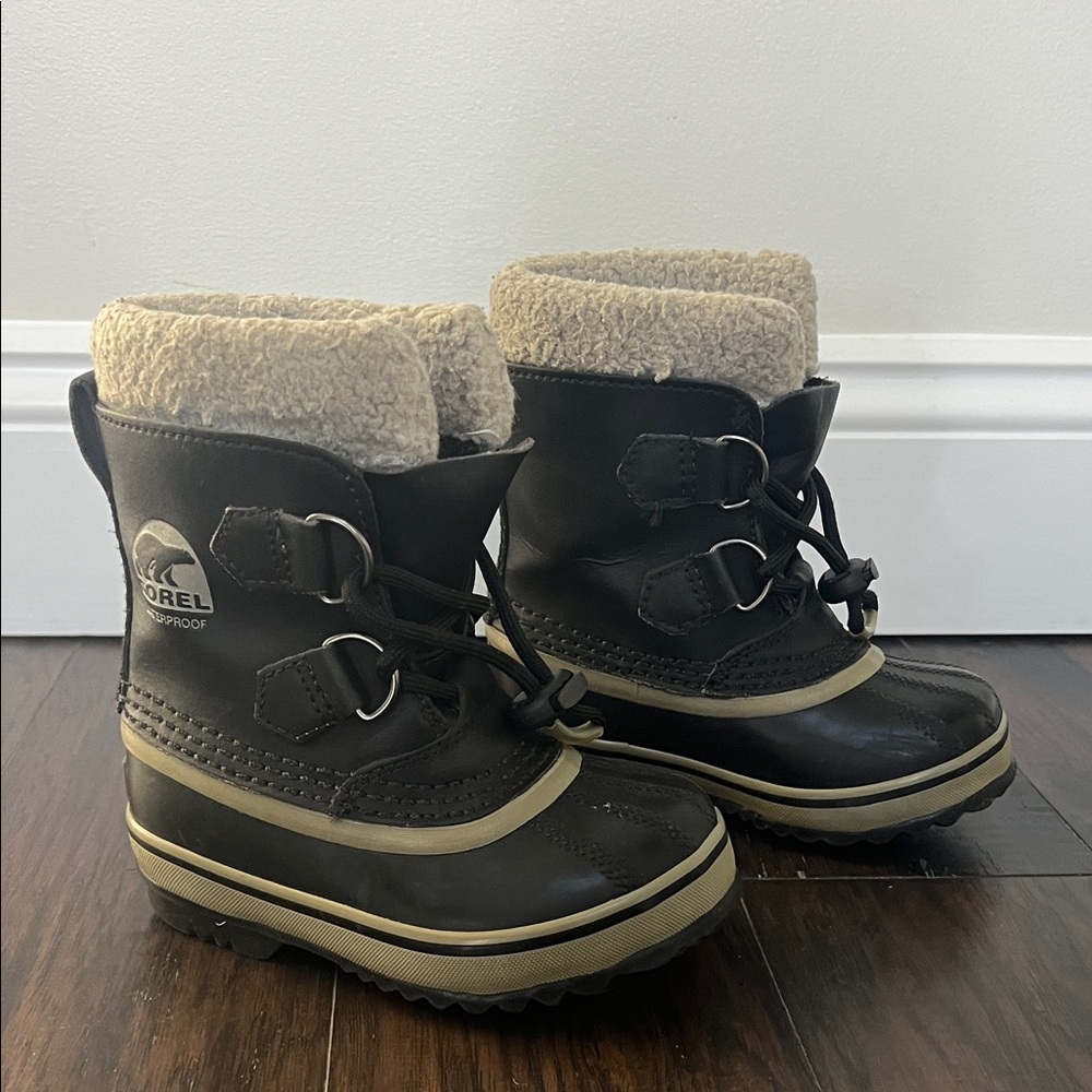 Sorel Yoot Pac toddler snow boots size 9